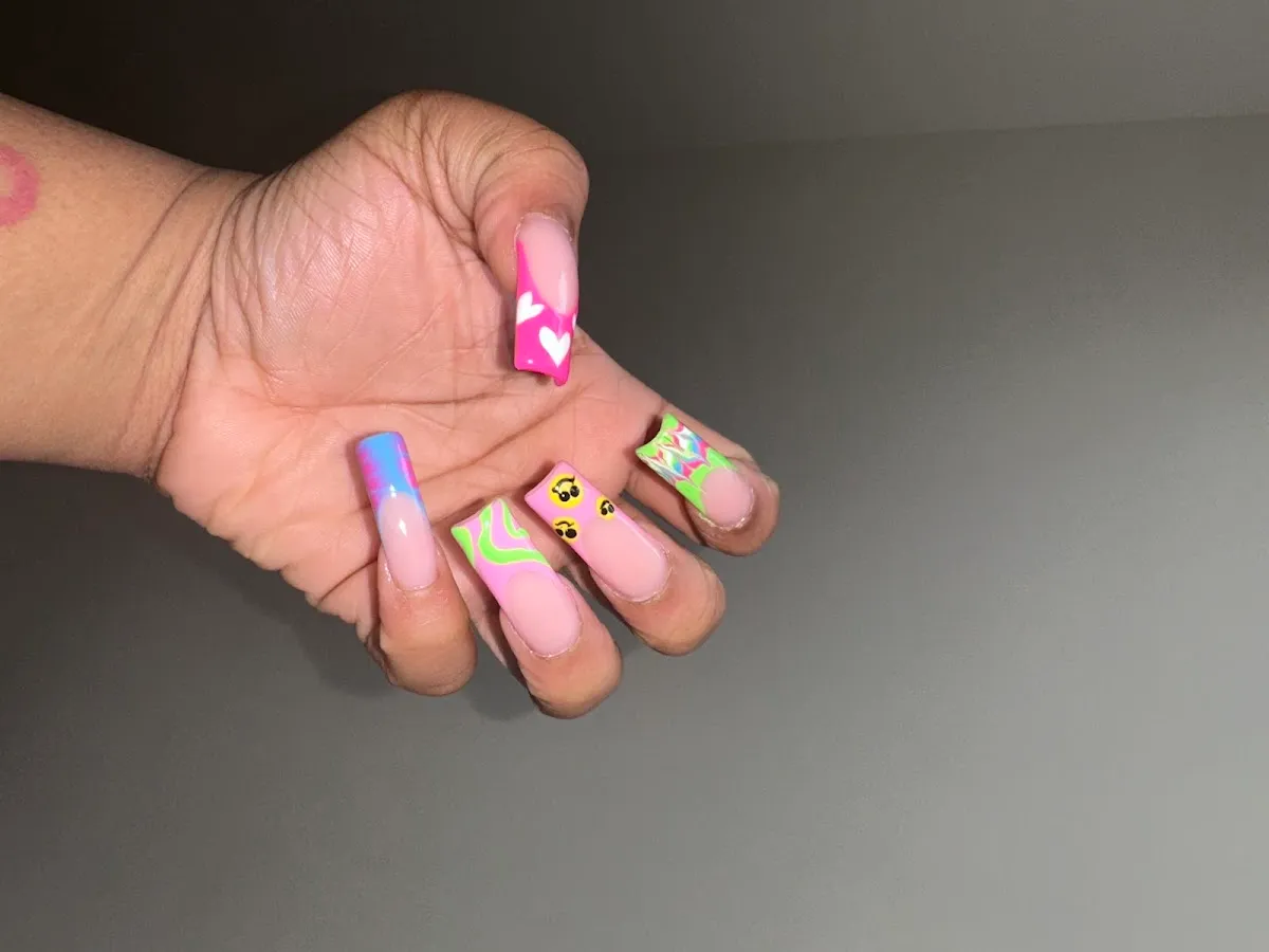 Super Nails