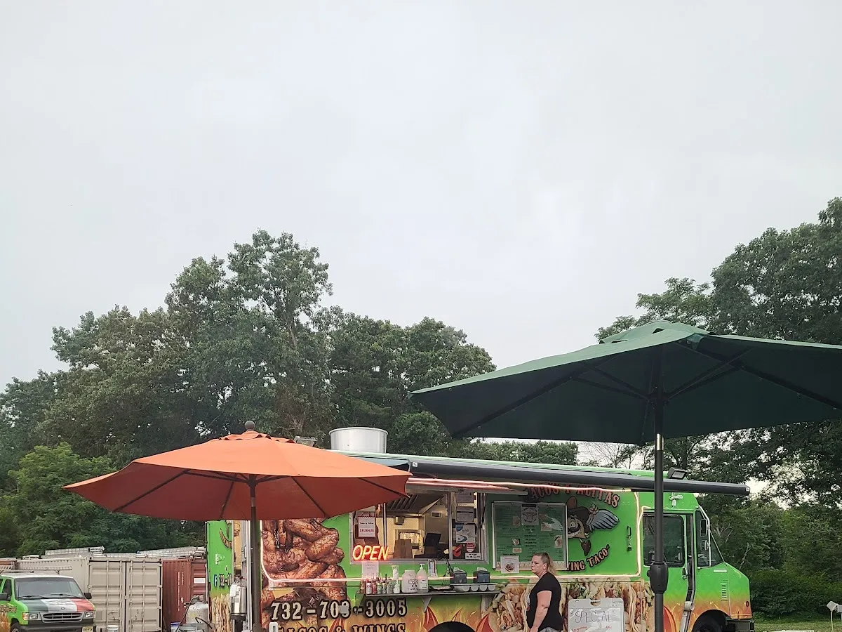 Tacos Y Alitas Food Truck