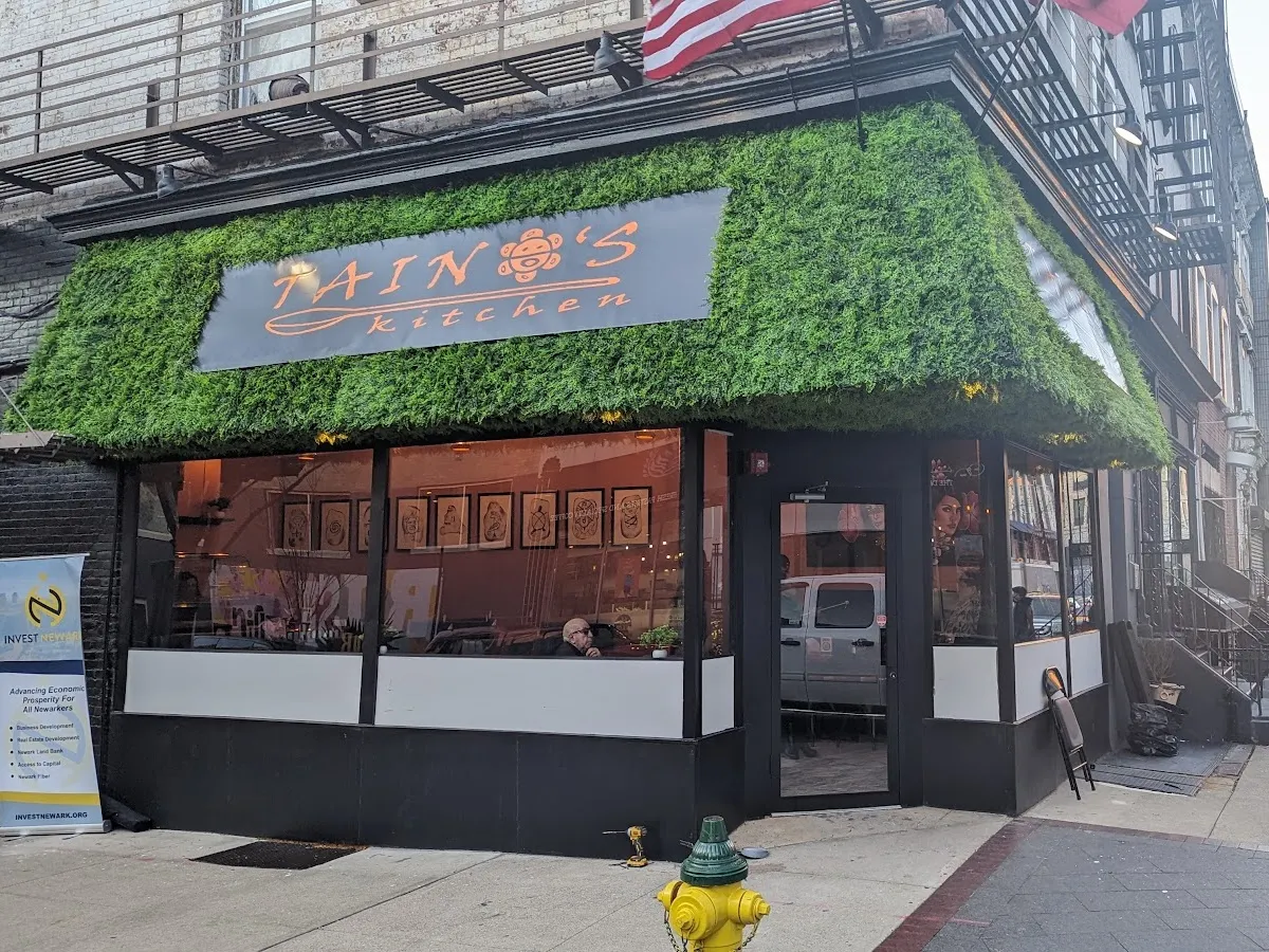 Taino's Kitchen On Wheels photo 5