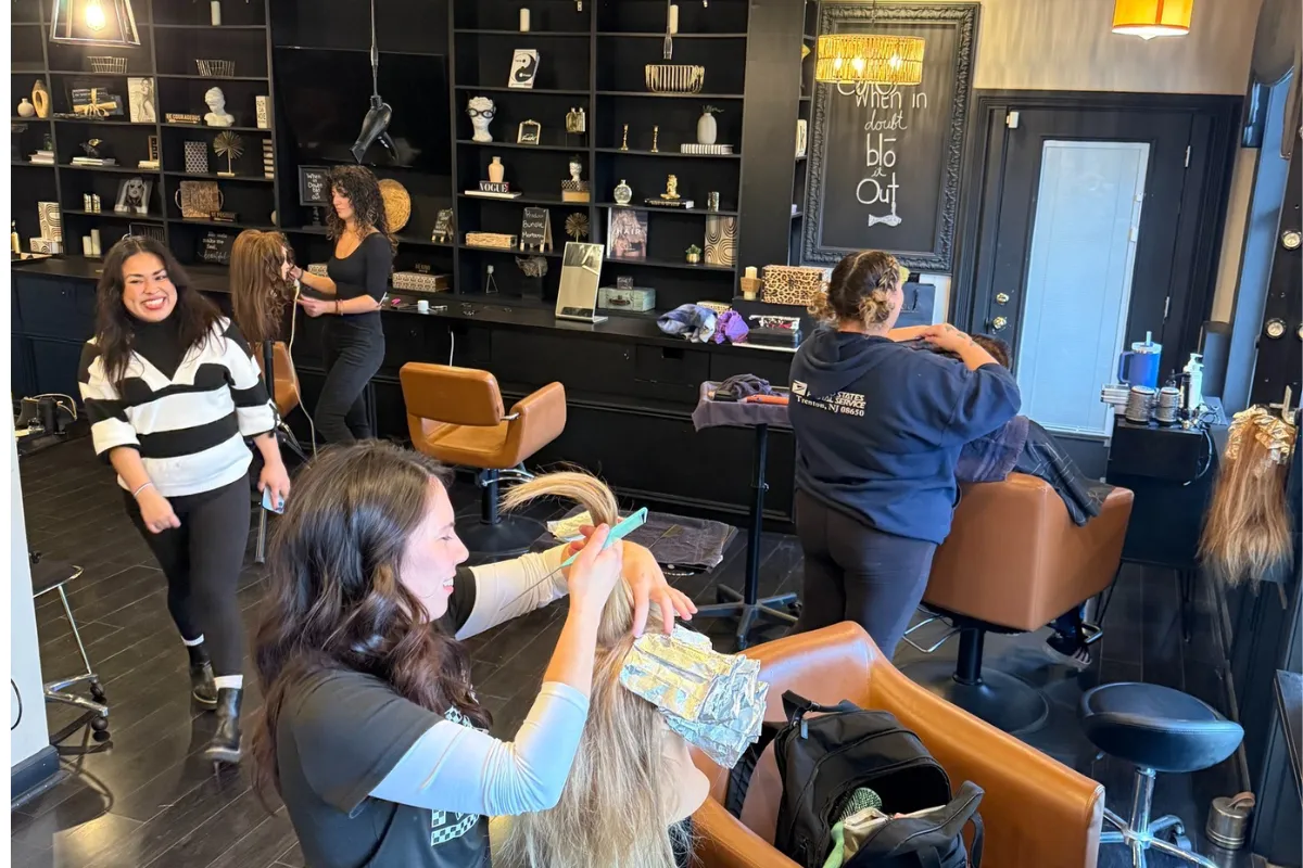 The blo Out Lounge & Colour Bar photo 2