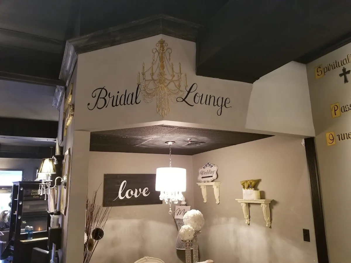 The blo Out Lounge & Colour Bar photo 4