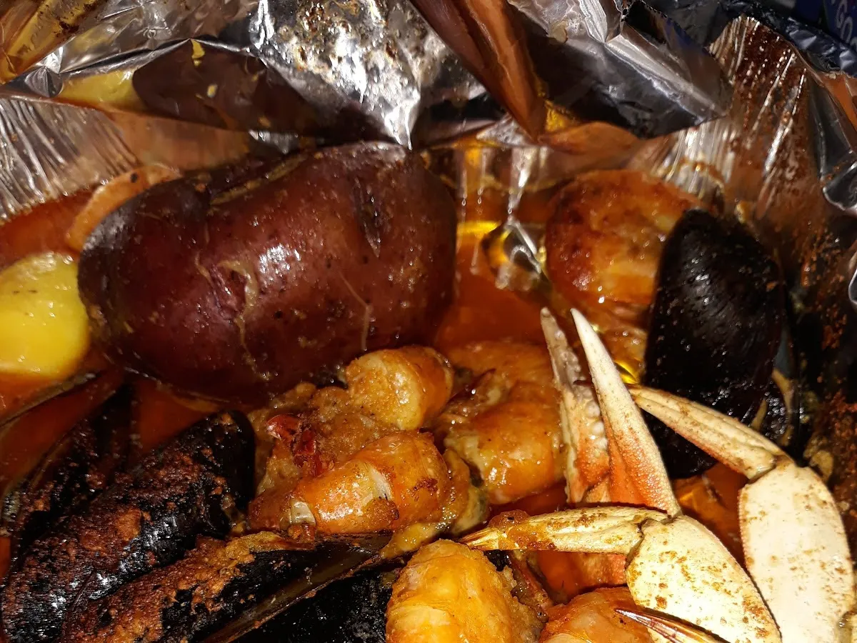 The Boiling House Seafood Boil Restaurant photo 2