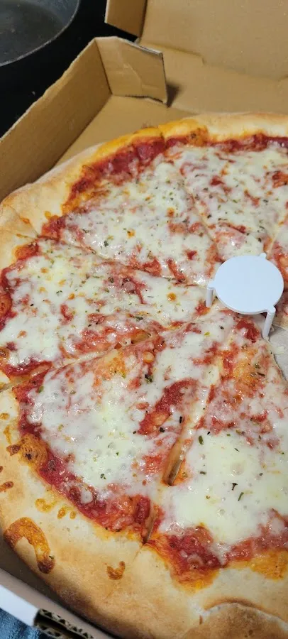 The Deli & Pizza Shop photo 3