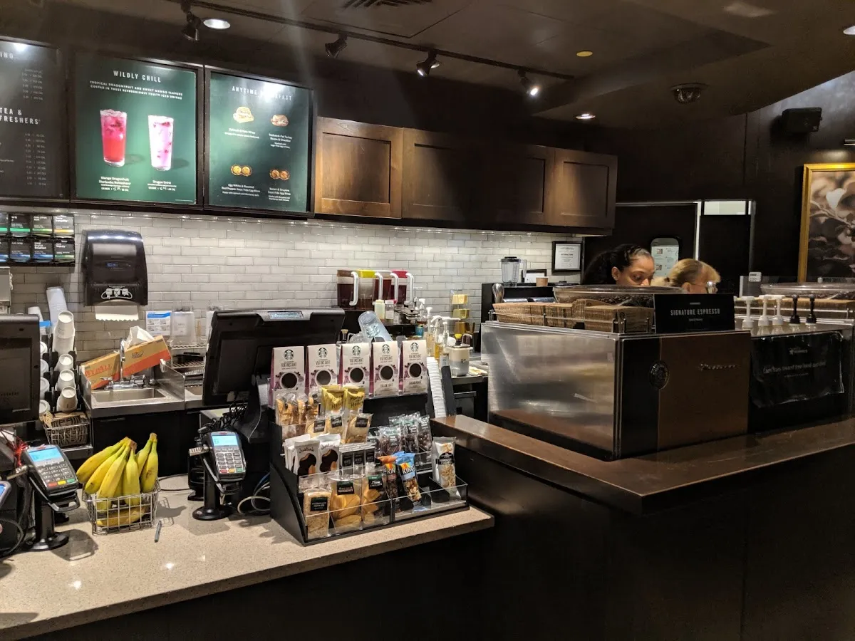 The Green Bar photo 4