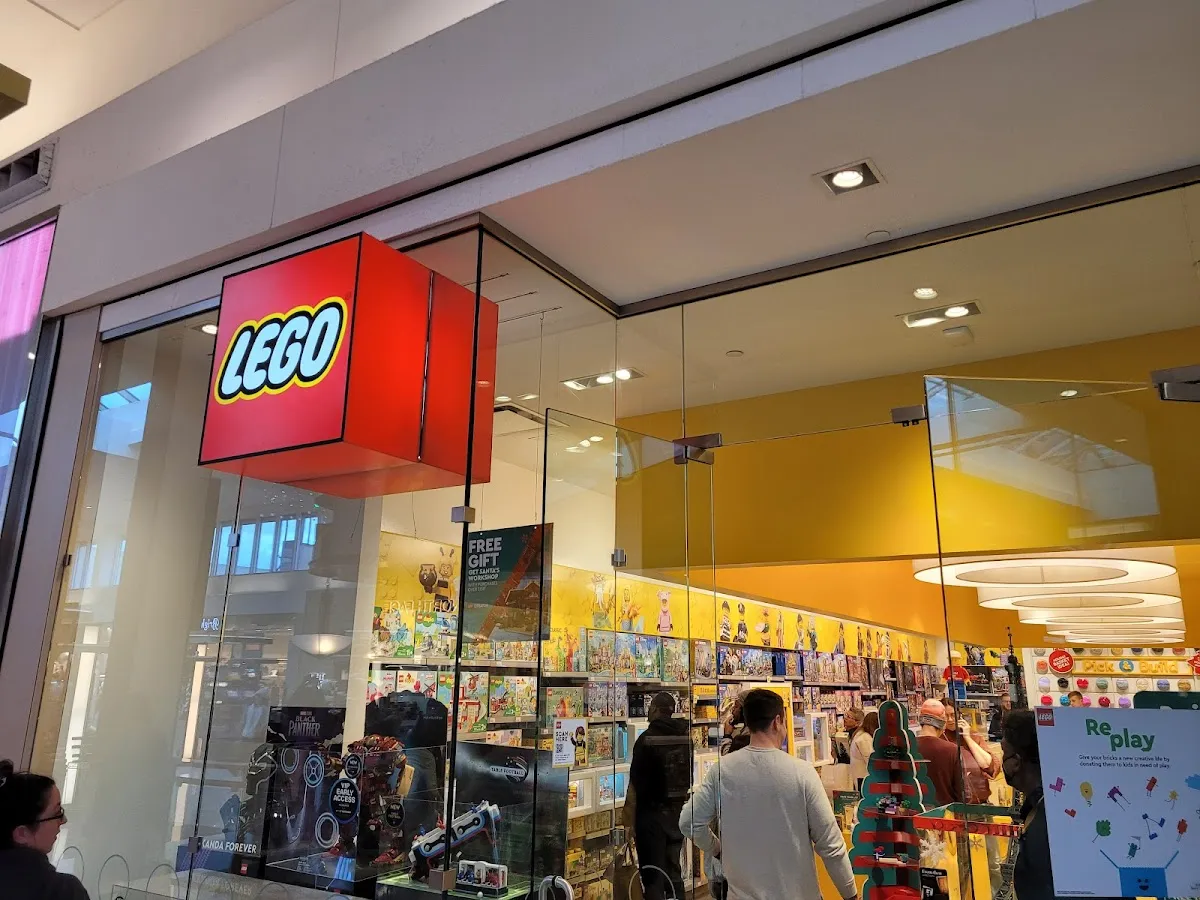 The LEGO® Store Cherry Hill