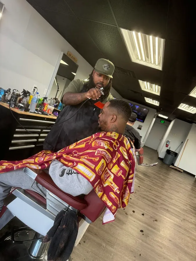 THE NEW HD Barbershop photo 3
