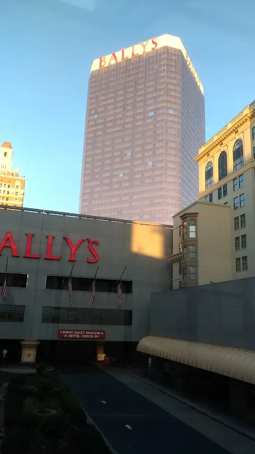 The Pool & Spa at Bally's photo 2