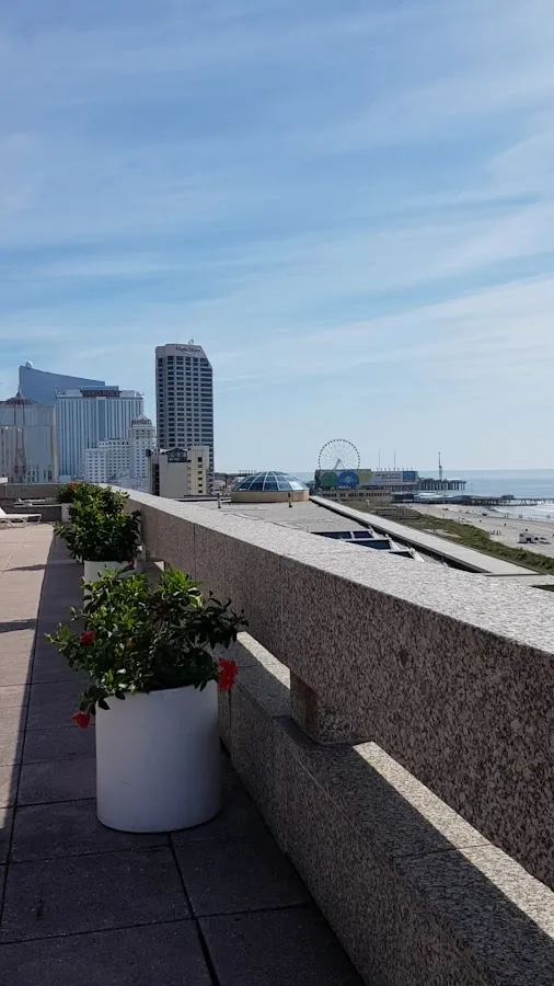 The Pool & Spa at Bally's photo 3