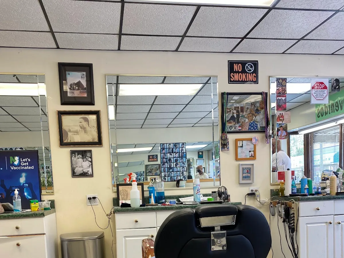 Thomaslene's Family Barber Shop photo 4