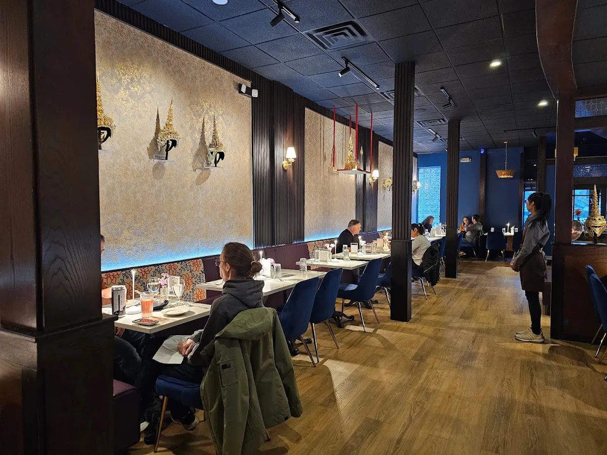 Thonglor Thai Bistro photo 5