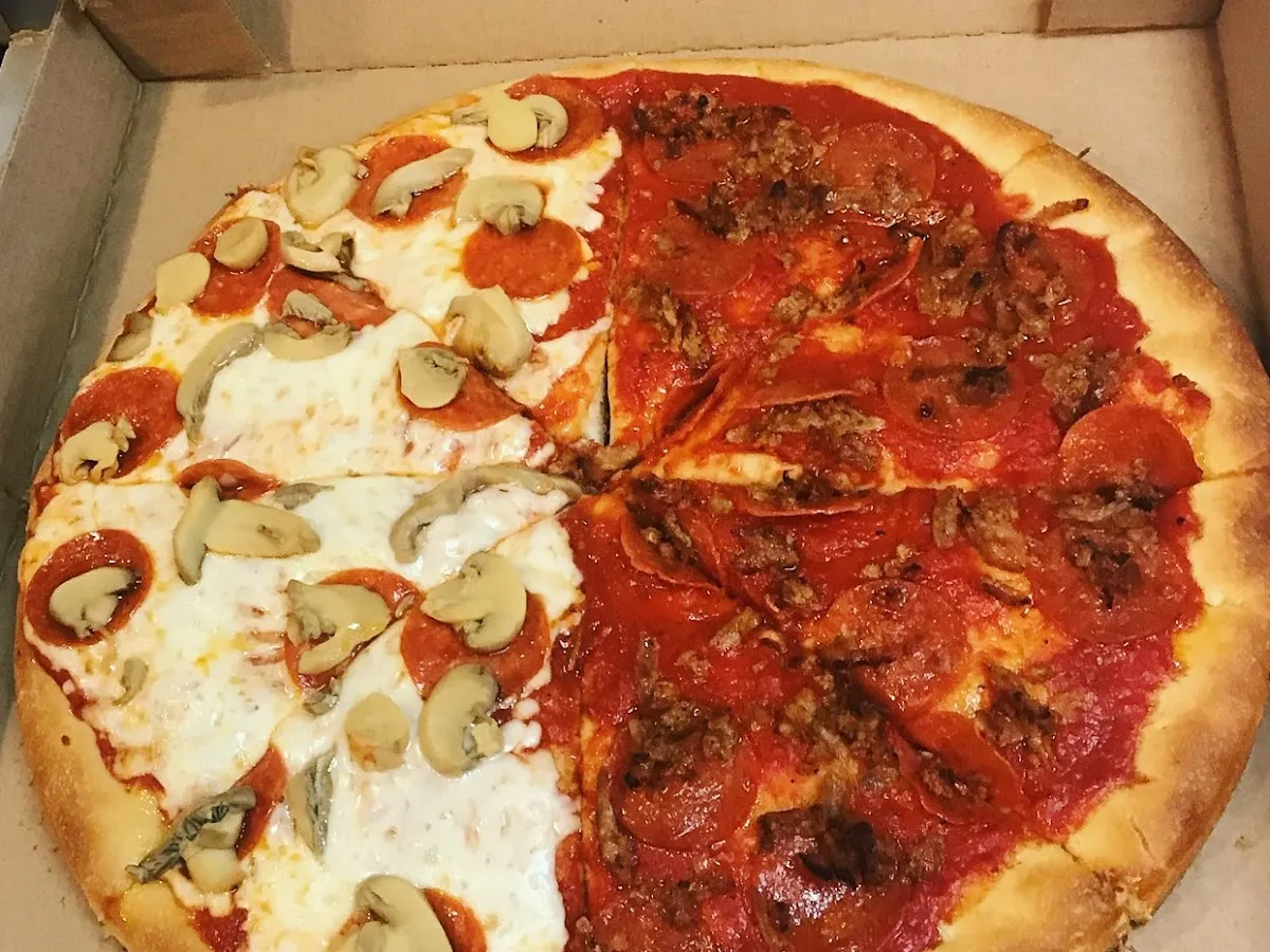 TJ's Family Pizzeria photo 3