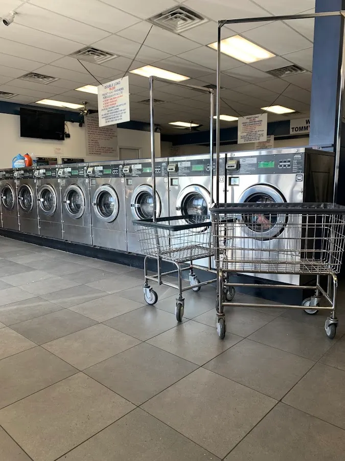 Tommy's Laundromat photo 5