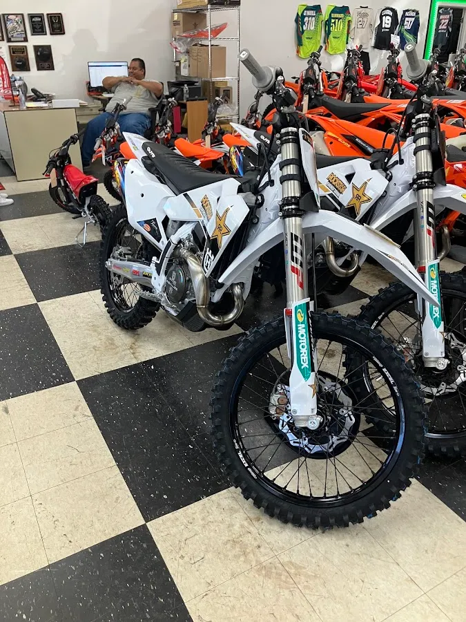 Town and Country Cycle Center photo 2