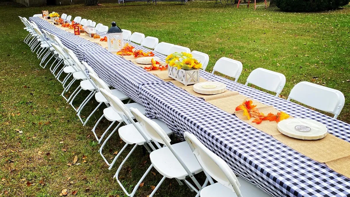 Tracey's Table & Chair Rental