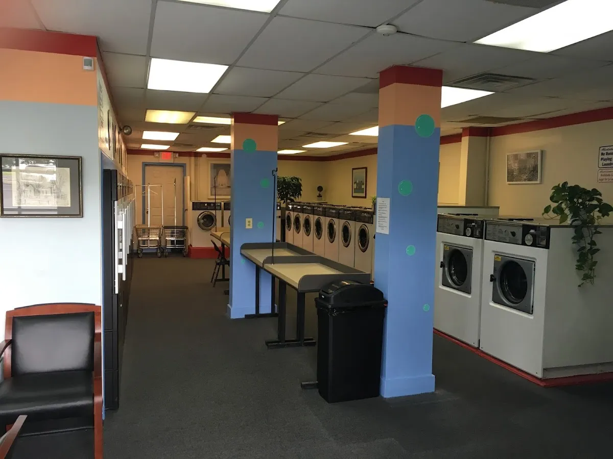 Tri-Town Laundromat