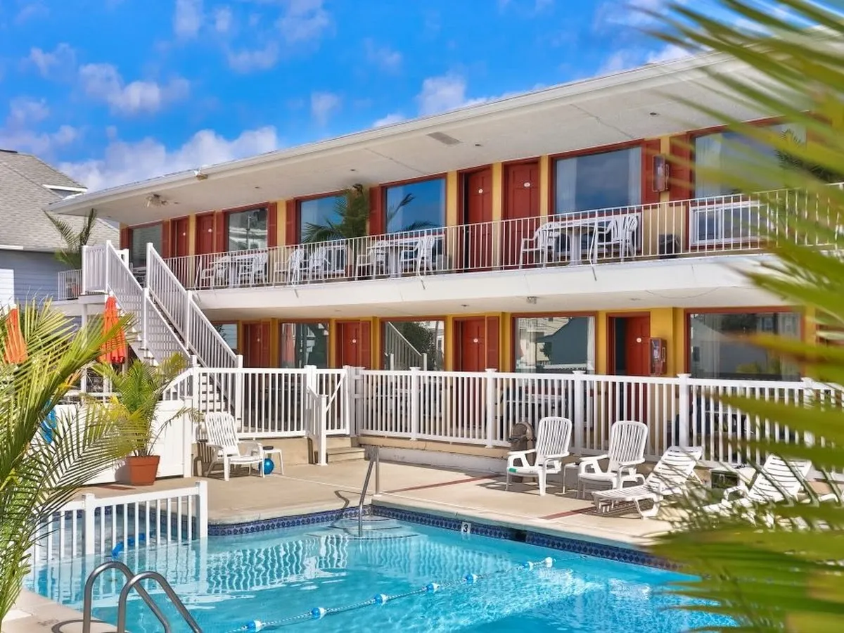 Trylon Beach Resort photo 3