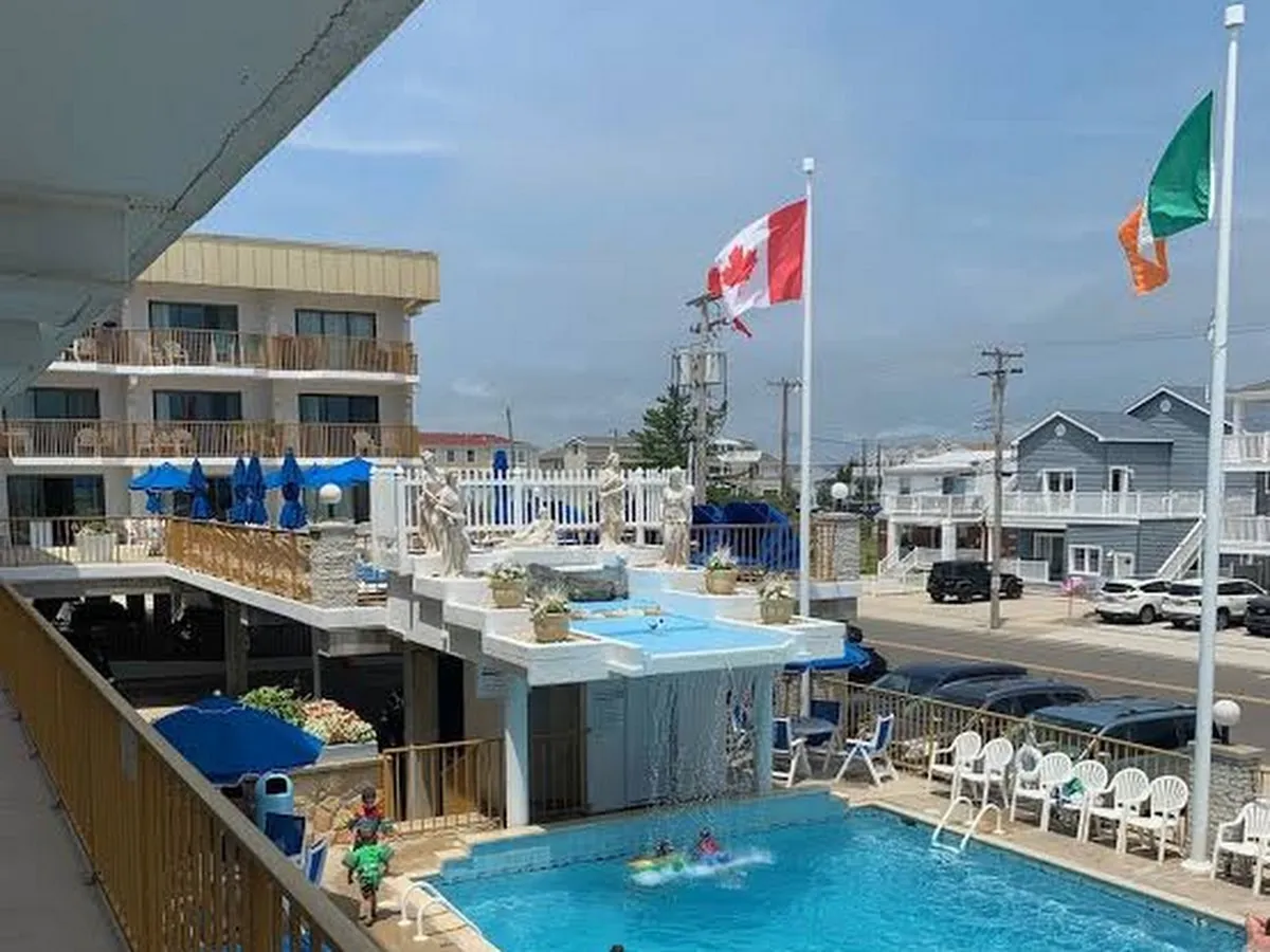 Trylon Beach Resort photo 4