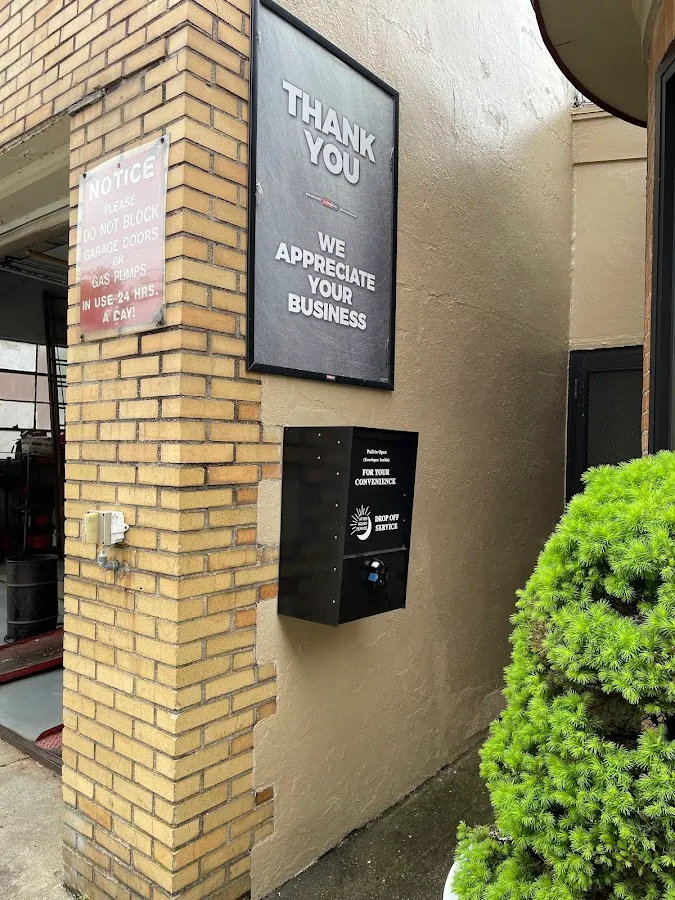 Twin Towers Service Station photo 2