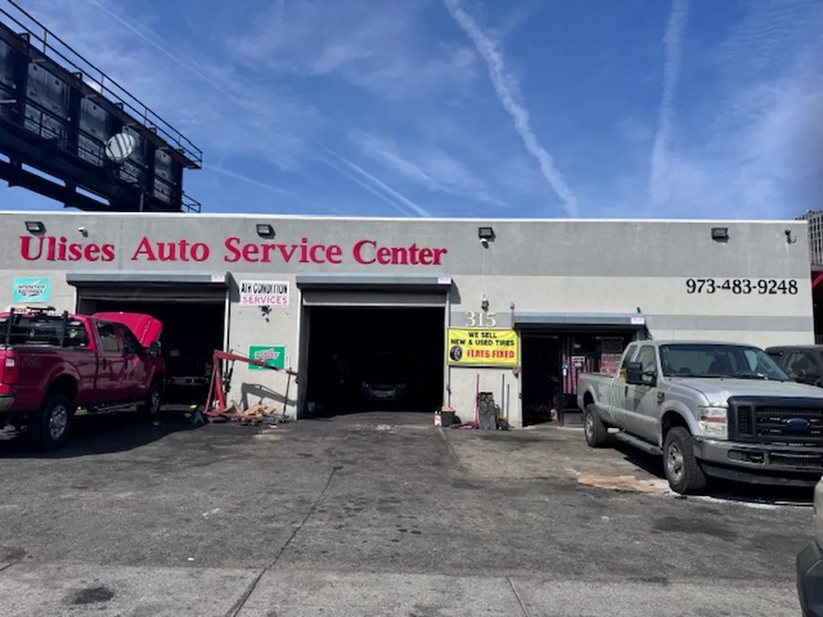 ULISES AUTO SERVICE CENTER LLC