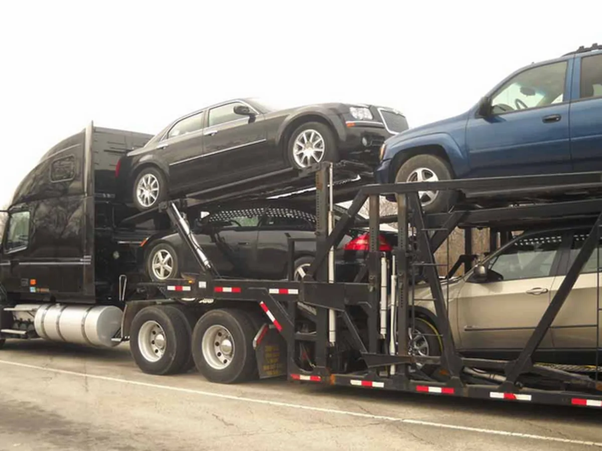Universal Auto Transport