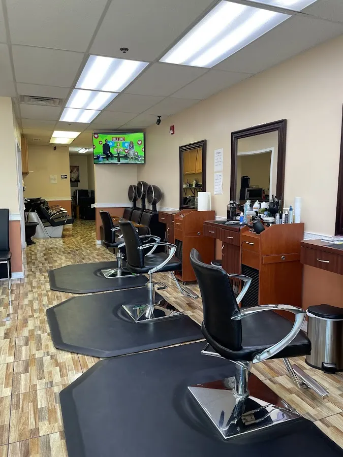 Universal unisex hair salon photo 3