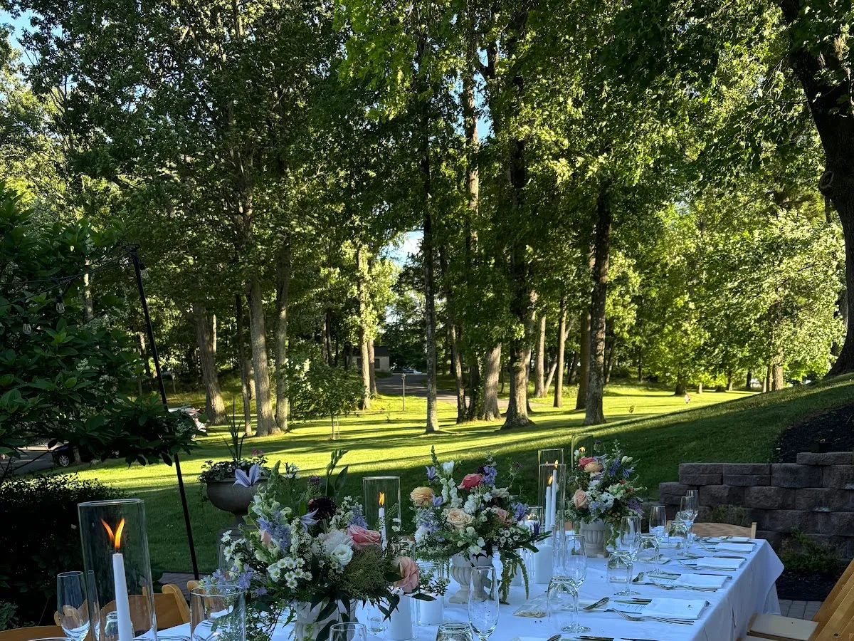 Vaseful Flowers & Gifts