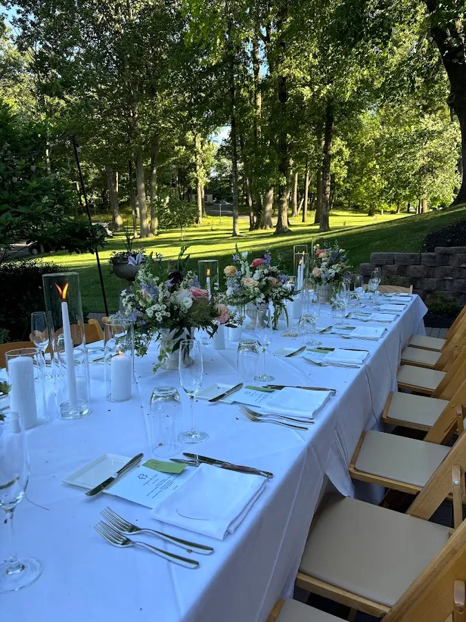 Vaseful Flowers & Gifts photo 2