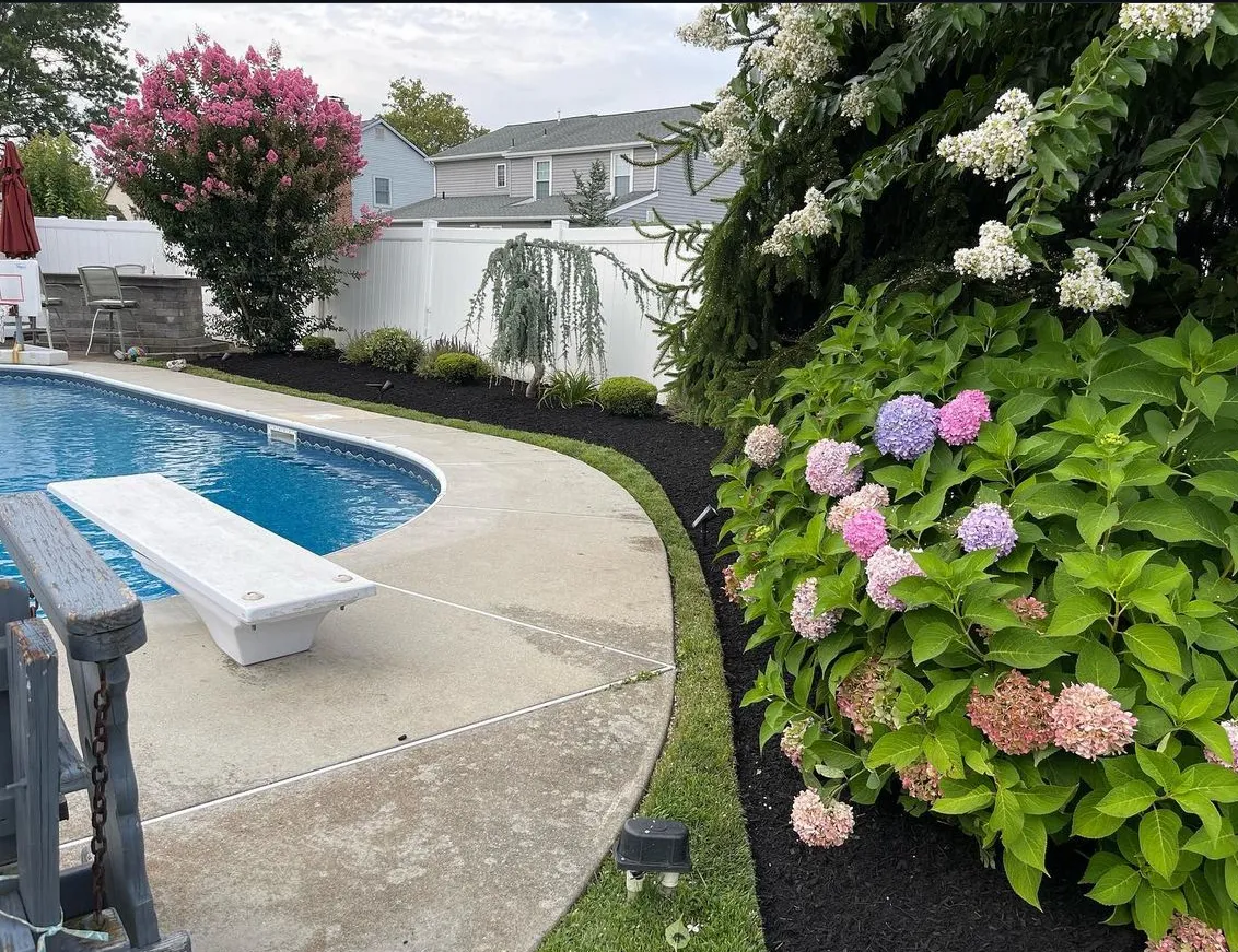 Vennell's Lawn N Landscape LLC