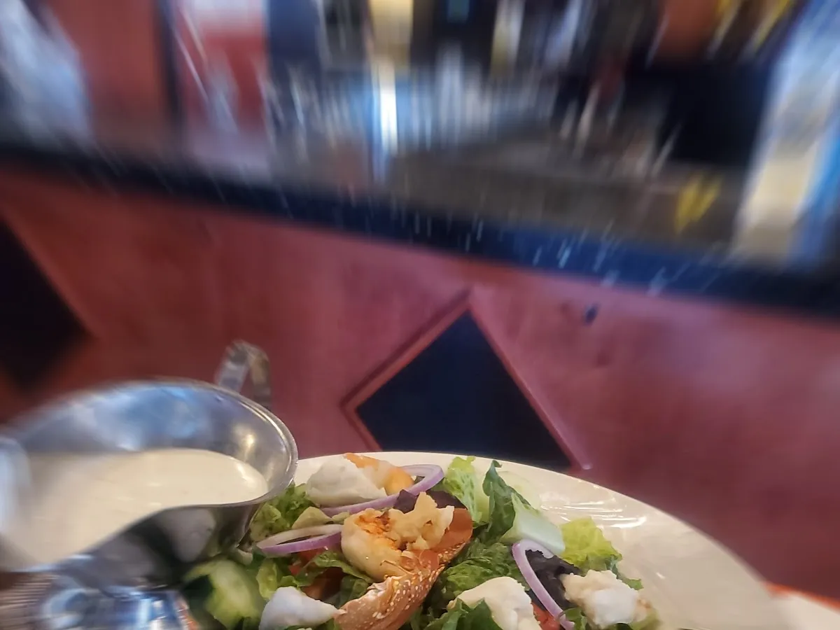 Villari's Lakeside Restaurant & Lounge photo 4