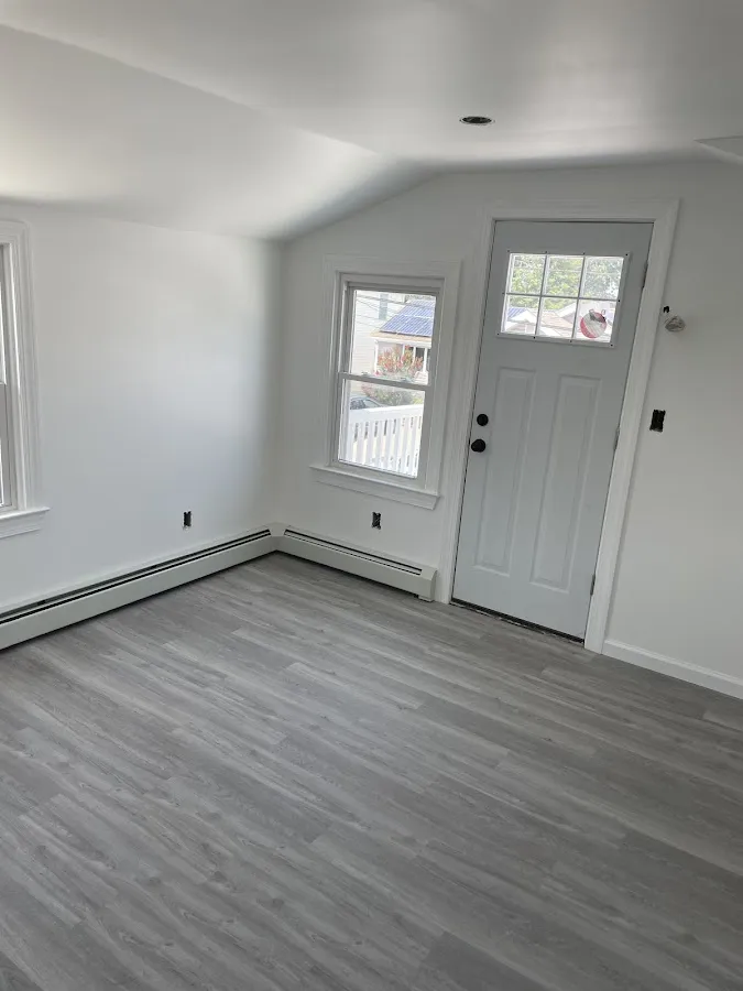 W & E Roofing and Siding