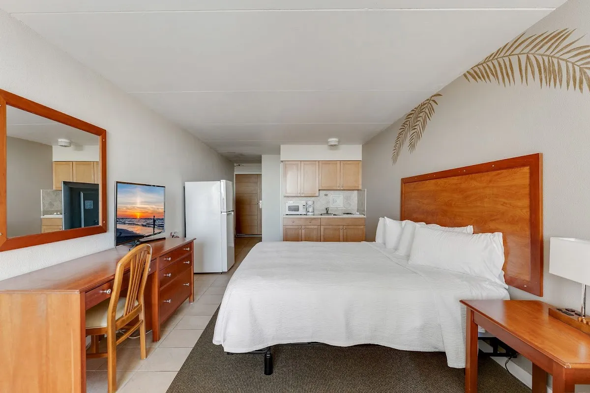 Waikiki Oceanfront Resort photo 2