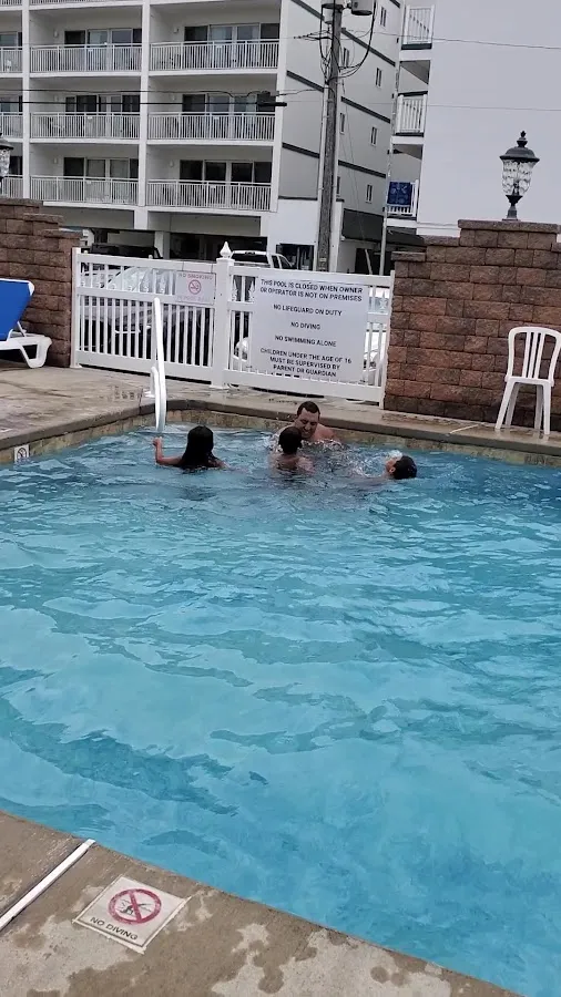 Water's Edge Ocean Resort photo 3