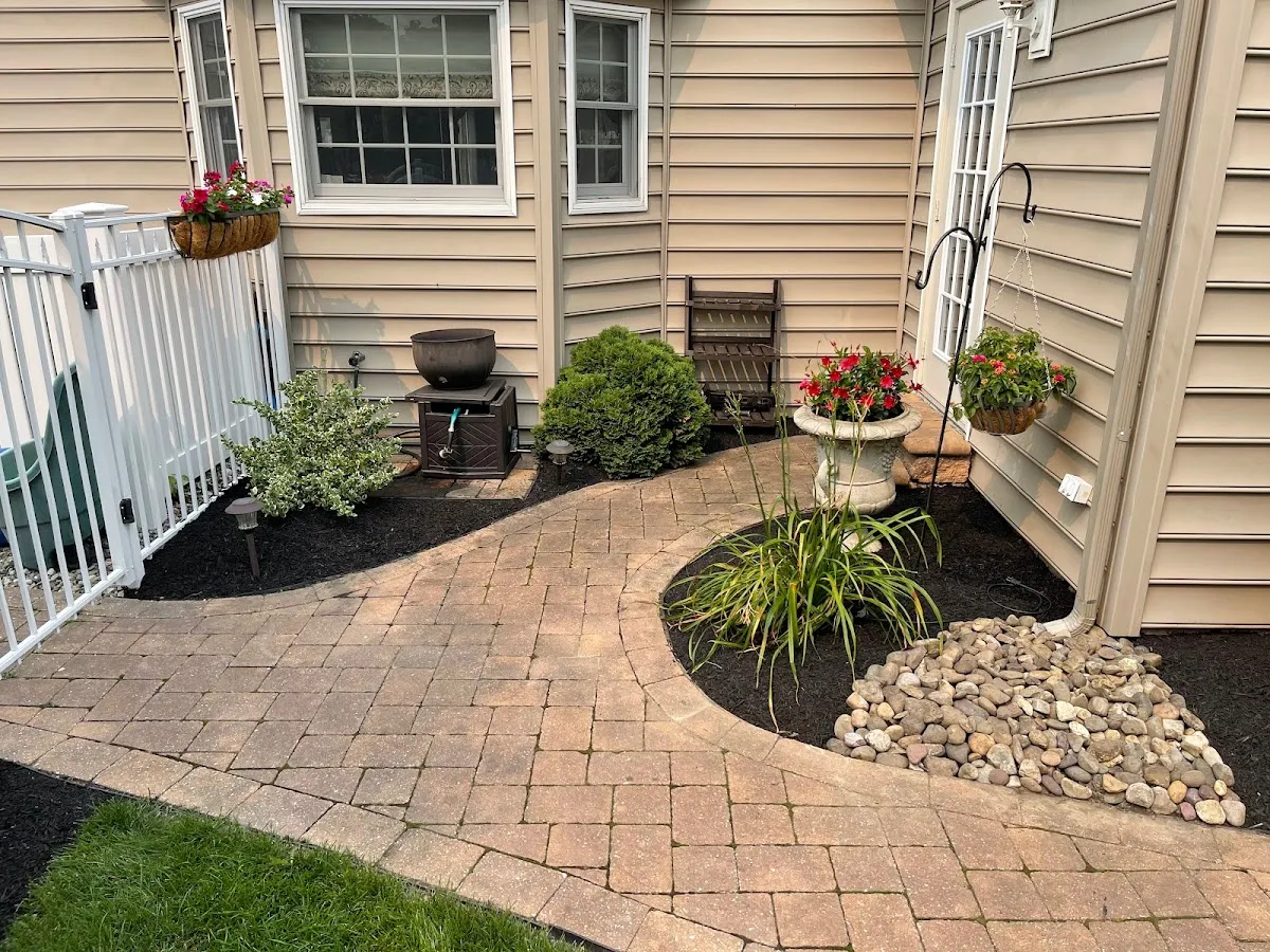 Wavy Landscaping LLC