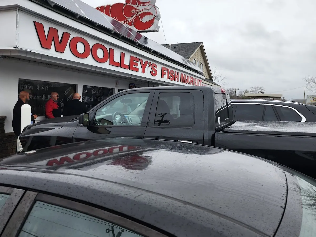 Woolley's Fish Market and Seafood House