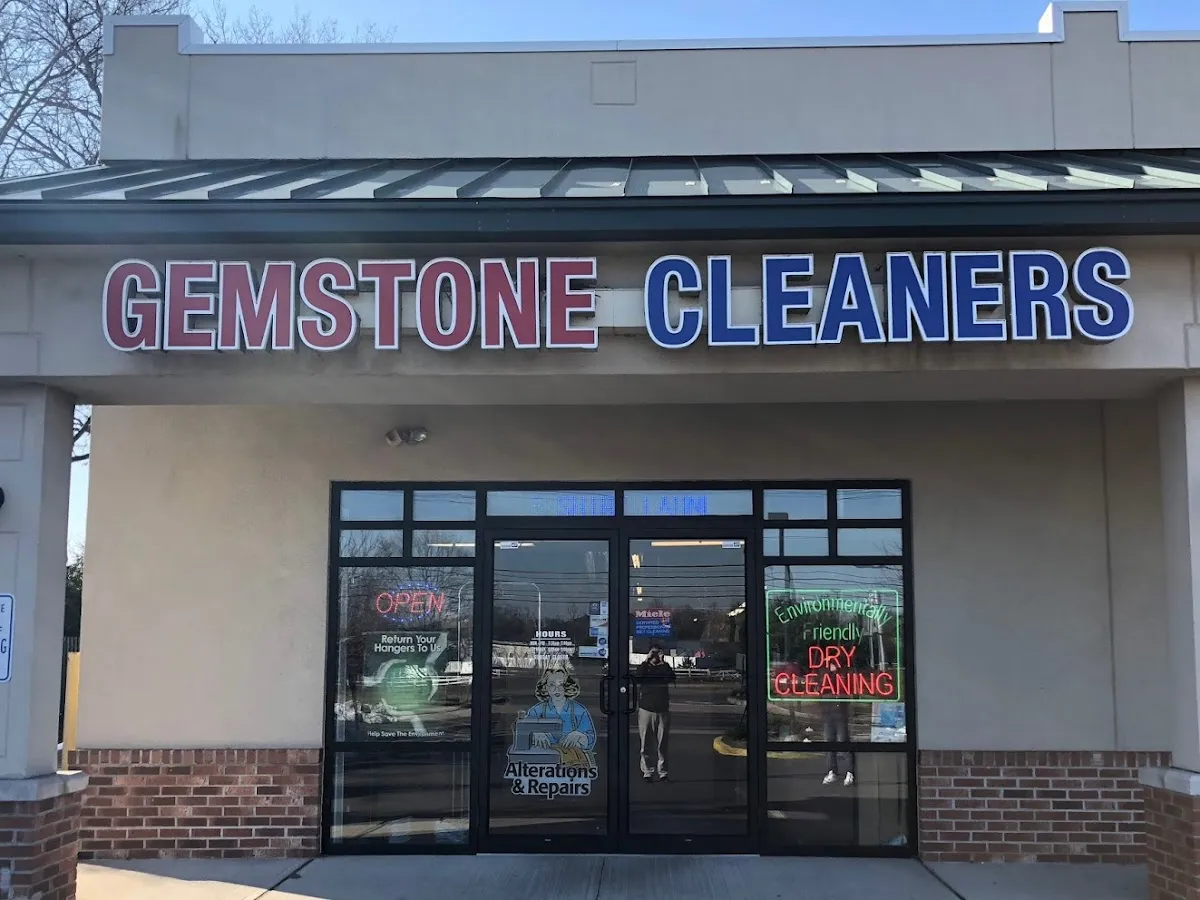 Xlent Dry Cleaners photo 4