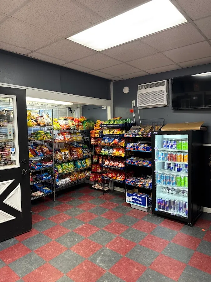 Zee 1 Food Mart photo 2